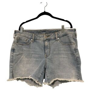 Torrid Mid-Rise Denim Shorts | Size 14 | Raw Hem Jean Shorts